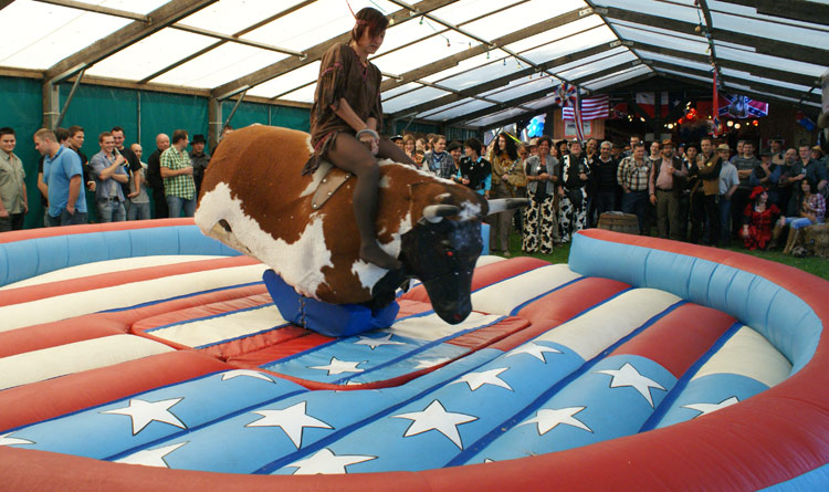 RODEO BULLE, BULLRIDING mieten, EV-Pro - Event & Promotion